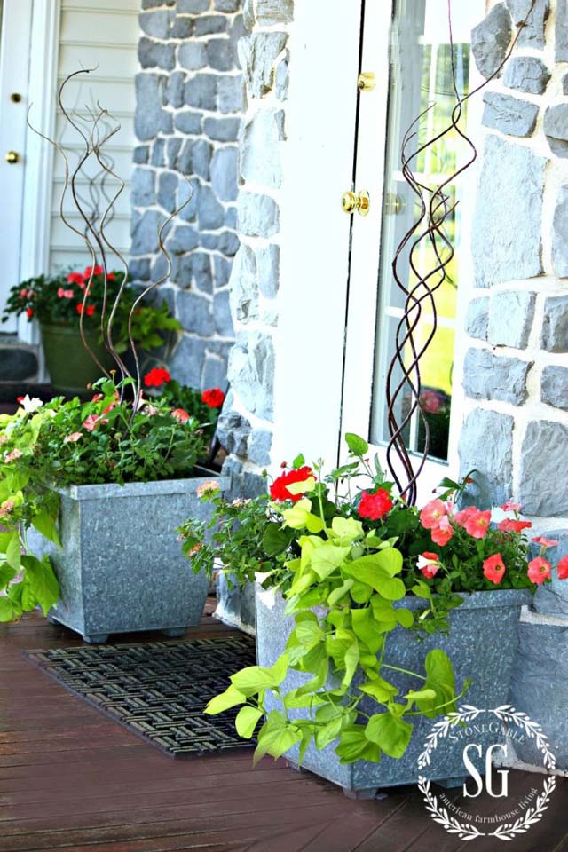 12 Wonderful DIY Planter Ideas for Your Front Porch Cool Planter Ideas For Porch Decorating 10