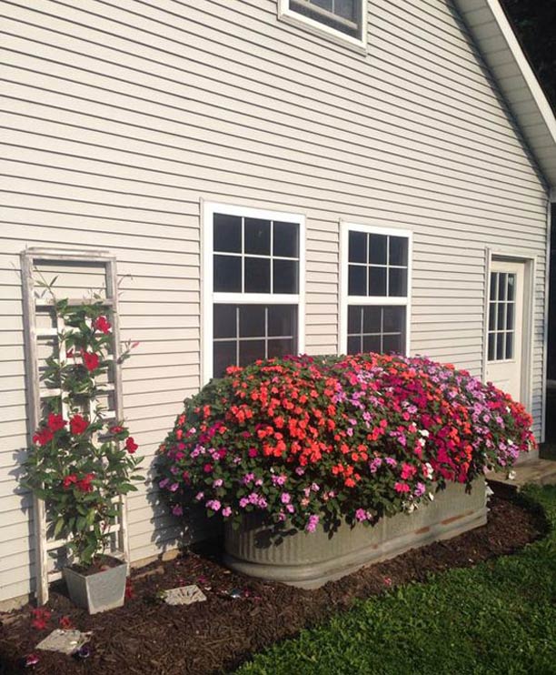 12 Wonderful DIY Planter Ideas for Your Front Porch Cool Planter Ideas For Porch Decorating 3