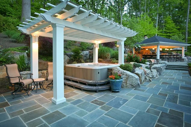 Outdoor Hot Tubs Ideas 9