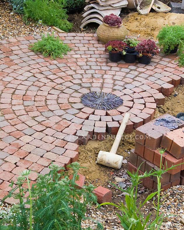 Best 24 Ideas for Using Bricks in Landscape